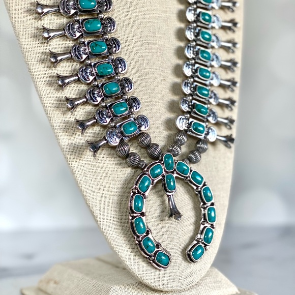 Western Boho Necklace and Earrings Set - Picture 2 of 9